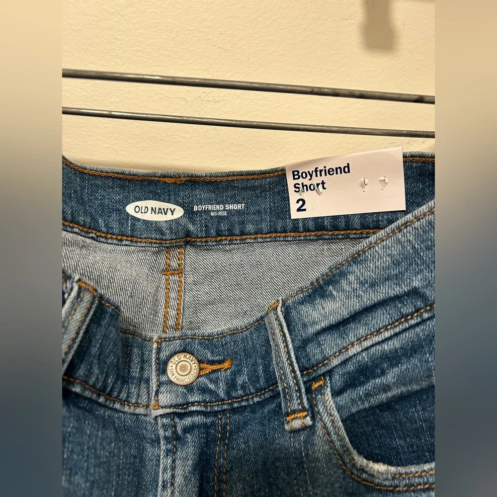 NWT size 2 old navy jean shorts! - Picture 3 of 4